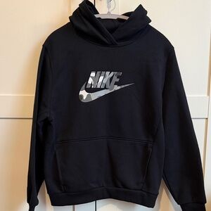 NWT Nike kids XL Black Pullover with Camo Logo